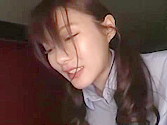00492,A beautiful woman who feels