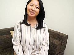 01J0323-A mature woman picked up on a massage monitor is with an electric massage machine and fucked