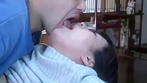 08286 Mature woman in agony