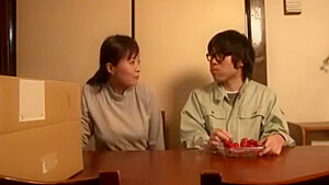 08286 Mature woman in agony
