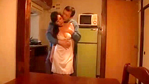 08286 Mature woman in agony
