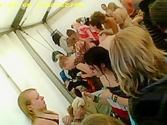 3396774_duschszene_festival_voyeur mp4
