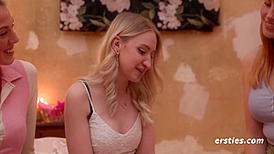 4 Incredible Girls Have Steamy Lesbian Sex Together
