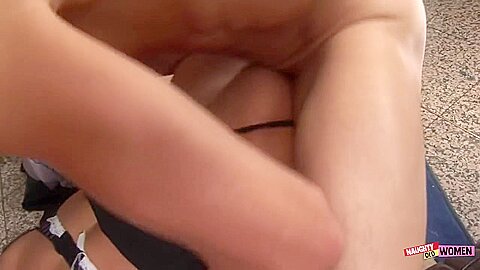 A Wrinkled Mature Bitch Is Unleashing Her Sexual Energy By Screwing Doggystyle With A Lad