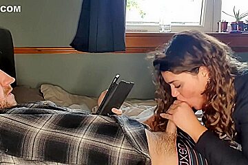 Amateur Latina Gives Wet Sloppy Blowjob To Busy Step-bro While He Works