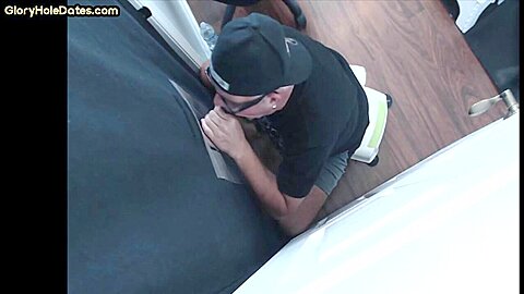 Amateur gloryhole gaydaddy sucks dick with greedy mouth