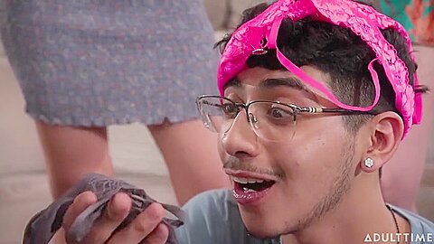 Andi Avalon, Danielle Renae, Gigi Dior, Katy Jayne, Kelly Caprice – Panty Sniffing Overload In