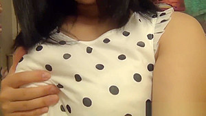 Asian ho fingers herself