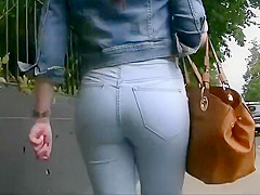 Ass in jeans that you'd want to pinch