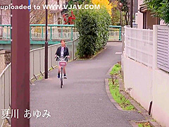 Ayumi Natsukawa In 訪問販売員はいつもむちむちタイトミニ欲求不満なエロ尻をクネらせているのて自宅に招き入れてみたら　夏川あゆみ 15 Min
