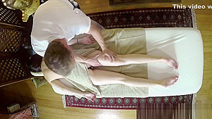 Babes ass jizzed by masseur