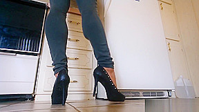 Barefeet calves in jeans