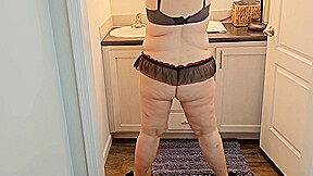 Big Ass Cheating Wife Seduces Mechanic And Gives Him Blowjob As Payment For Repair