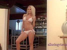 Bikini Babe - Alluringvixens