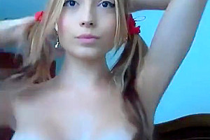 Blonde Tranny Jerks Off During Webcam Show