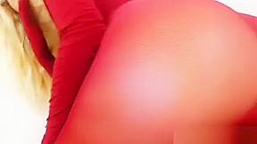Blonde dildoing herself in pantyhose