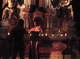 Bootylicious MILF sensually blows her man before riding him