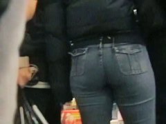 Bubble butt bunny in jeans followed by a candid cam