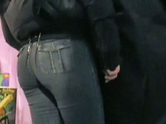 Bubble butt bunny in jeans followed by a candid cam