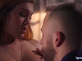 Busty Blond Ladyman Daisy Taylor Deepthroat Oral