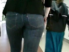 Candid asses in tight Levi jeans