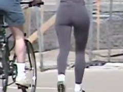 Candid cam shooting sexy sports woman in the street 01zi