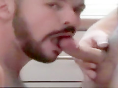 Casal na cozinha