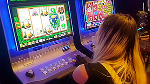 Cassino em Las Vegas ! Dei para desconhecido sem camisinha !! Paty bumbum, El Toro De Oro