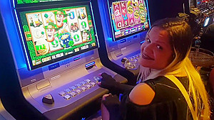 Cassino em Las Vegas ! Dei para desconhecido sem camisinha !! Paty bumbum, El Toro De Oro