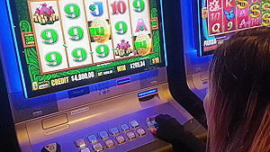 Cassino em Las Vegas ! Dei para desconhecido sem camisinha !! Paty bumbum, El Toro De Oro