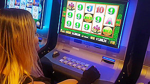 Cassino em Las Vegas ! Dei para desconhecido sem camisinha !! Paty bumbum, El Toro De Oro
