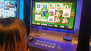 Cassino em Las Vegas ! Dei para desconhecido sem camisinha !! Paty bumbum, El Toro De Oro