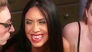 Cfnm Babes Giving Blowjob