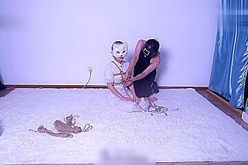 Chinese Beauty Bondage