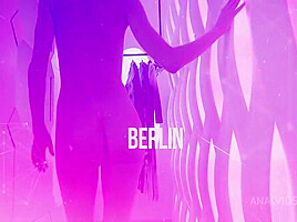 Clip-berlin And Barcelona And Fucking In A Spaceship The Near Futur - Hot Cocoa