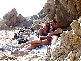 Couple Caught Having Amateur Sex At Public Beach
