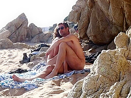 Couple Caught Having Amateur Sex At Public Beach