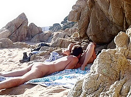 Couple Caught Having Amateur Sex At Public Beach