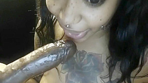 Creamyexotica suck a dildo