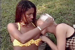 Cristina Close In Horny Blonde Slut Giving Blow To This Young Shemale Outdoors