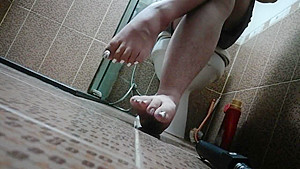Crossed legs masturbation