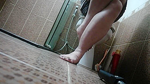Crossed legs masturbation