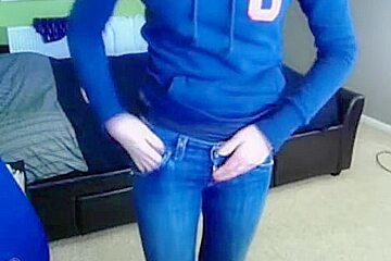 Cute teenie flashing tits