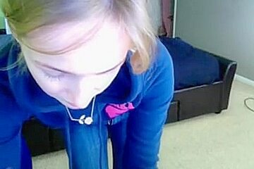 Cute teenie flashing tits