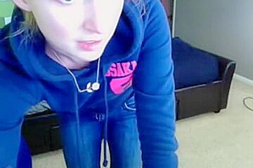 Cute teenie flashing tits