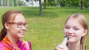 Cuties Drink Champagne Second Hand