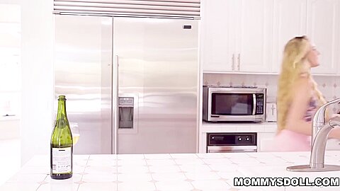 Dava Foxx And Brandi Love In Pleasing While Scarlett