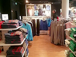 Der Versaute GAY Shopping Tripp in Koln Bonn