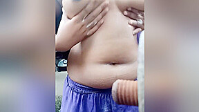 Desi Bhabi Bath