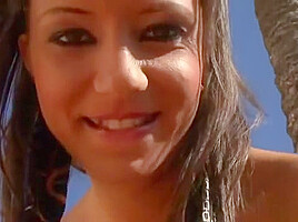 Elegant Nympho Is Gaping Yummy Vagina In Close Up And Cummin